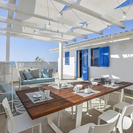 Stunning In With Swimming Pool *